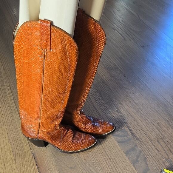 Dan Post Shoes - Beautiful Vintage Dan Post Snakeskin Cowgirl Boots